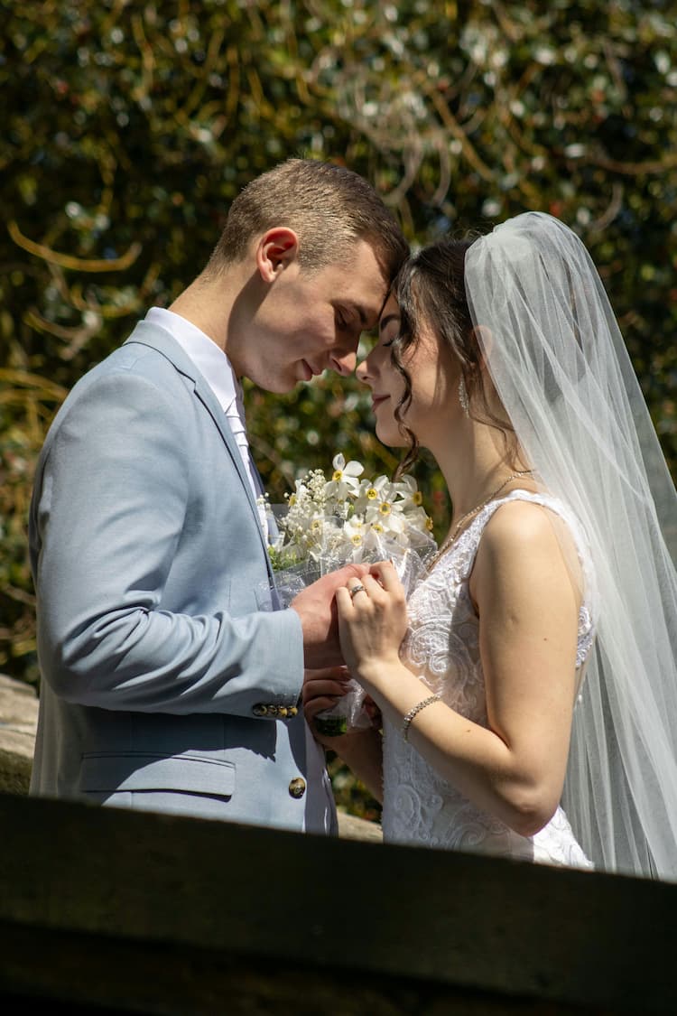 Simple elopement ceremony